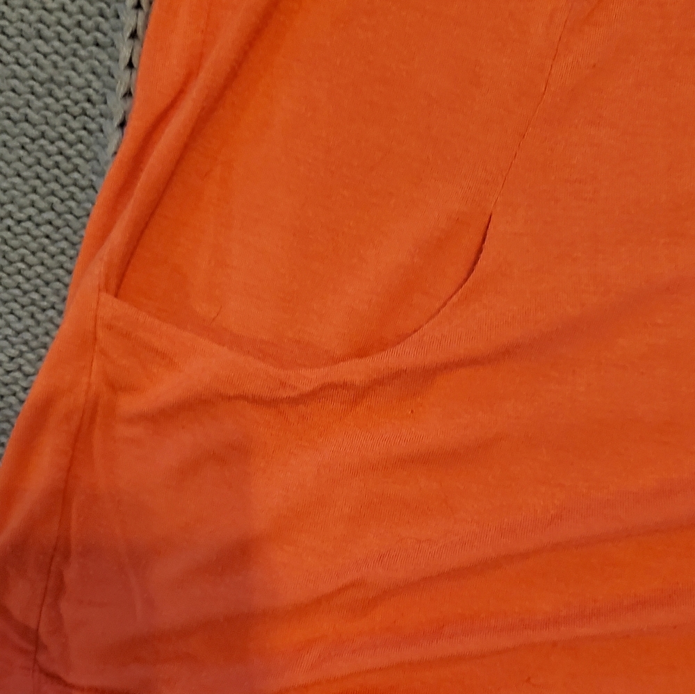 Fun top - Picture 3 of 3